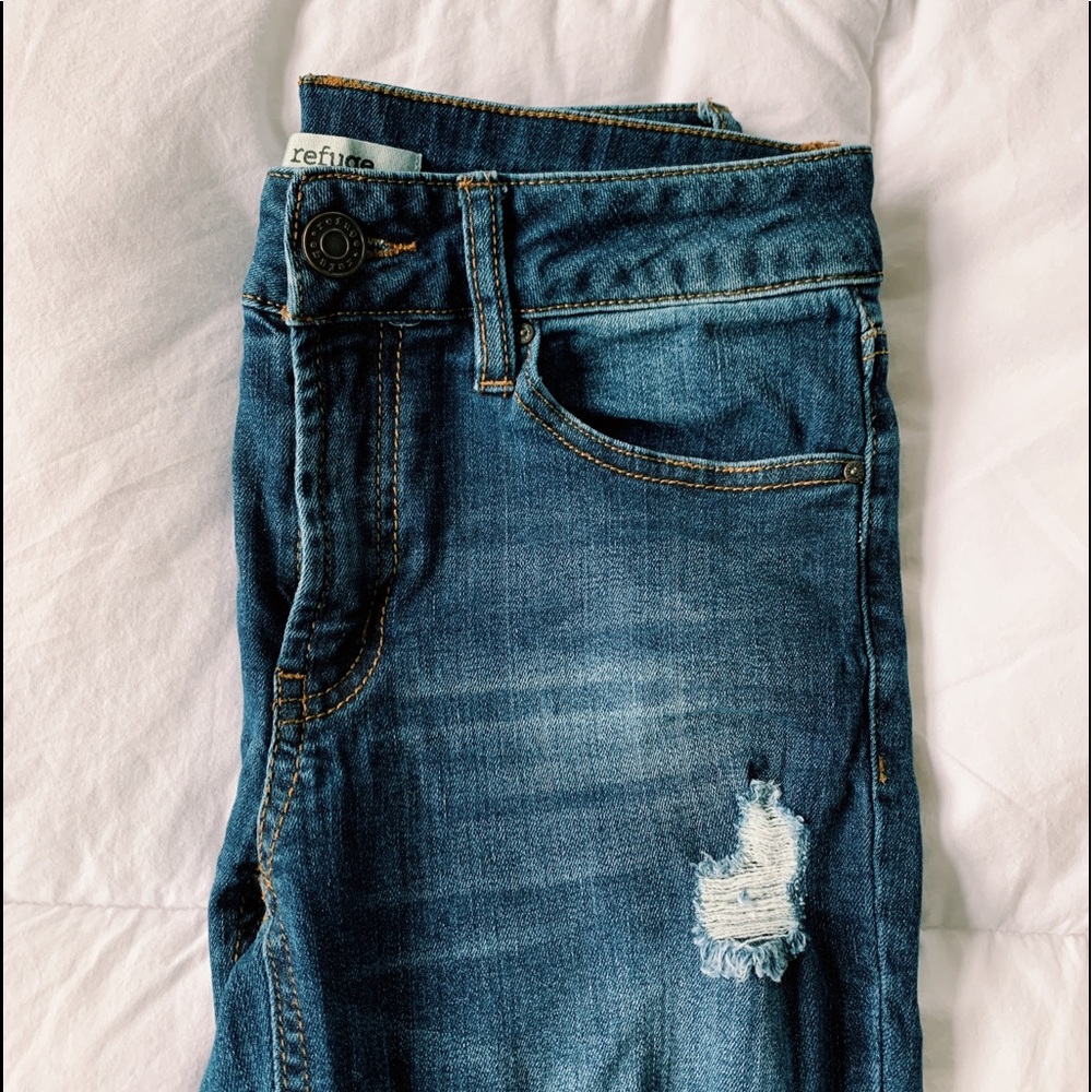 ★ SKINNY RIPPED JEANS ★